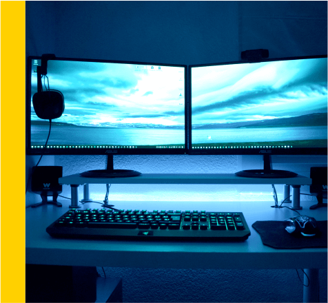 computadora dos monitores